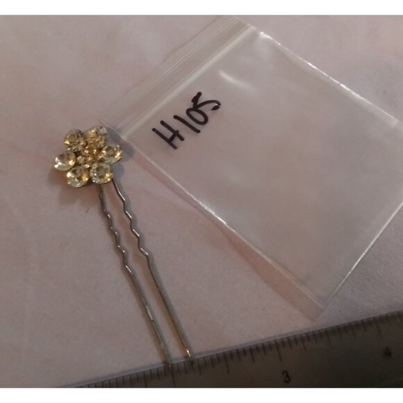 Vintage Rhinestone Flower Hair Pin With Crystal Accents - Picture 3 of 3